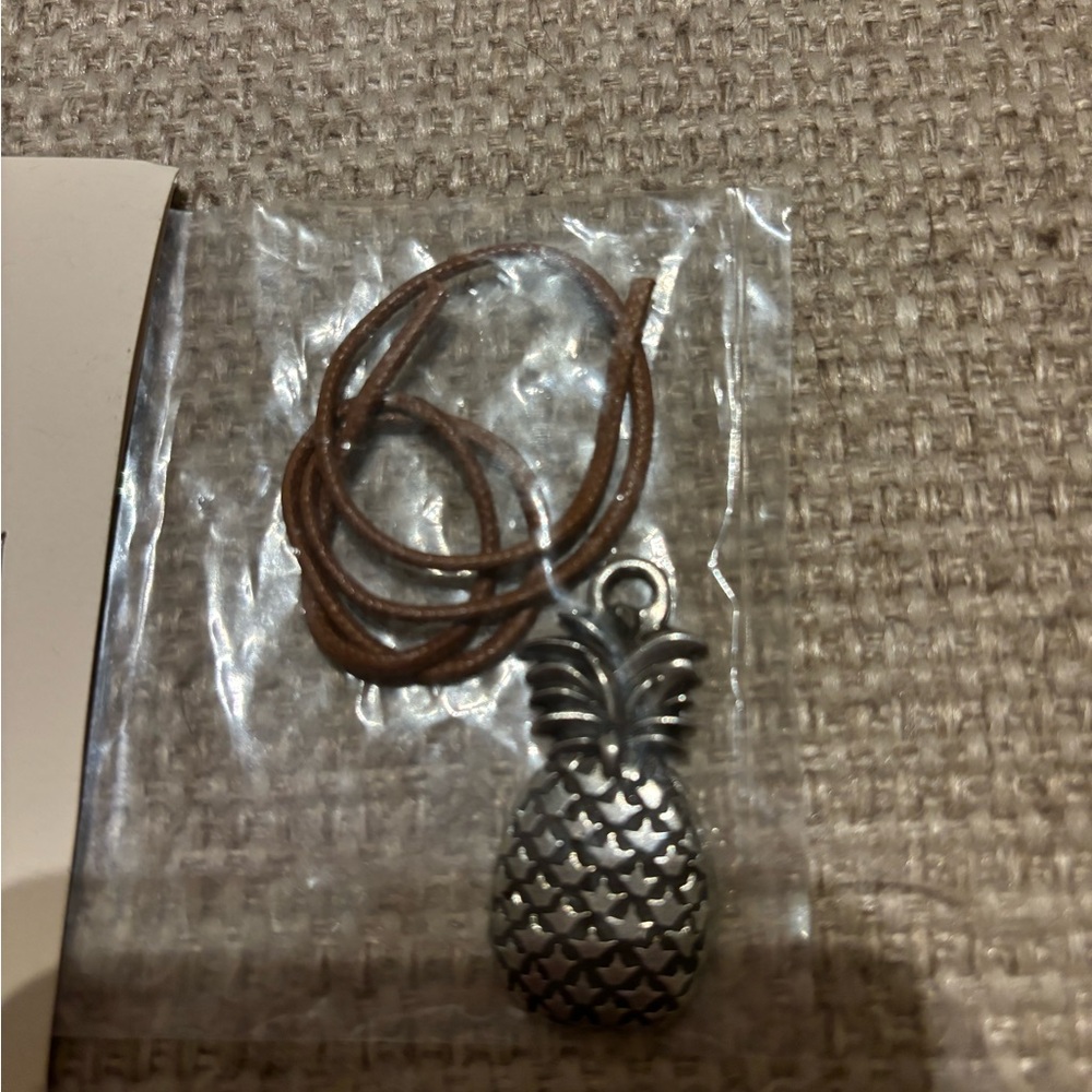 Longaberger Homestead Pewter Pineapple Tie- On - Picture 2 of 2